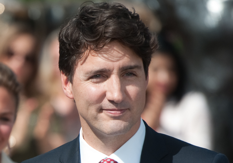 Skandalomsusad liberal behåller makten i Kanada