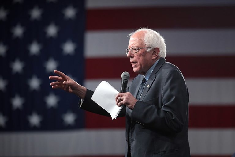 Bernie Sanders segrare i New Hampshire