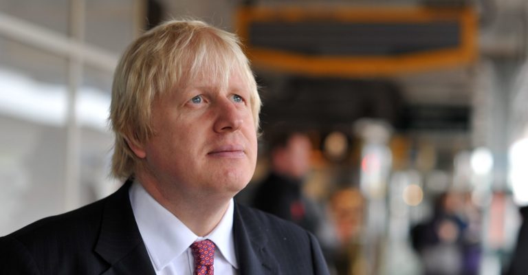 Boris Johnsons hälsa allt mer kritisk – nu inlagd på intensiven