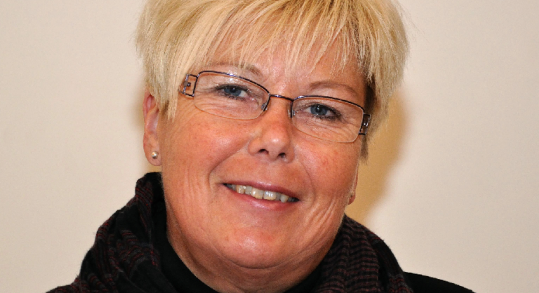 Socialdemokrat rasar mot minneshögtid för mördad svensk