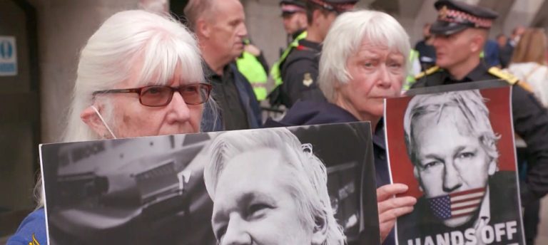 Julian Assange kämpar mot utlämning till USA
