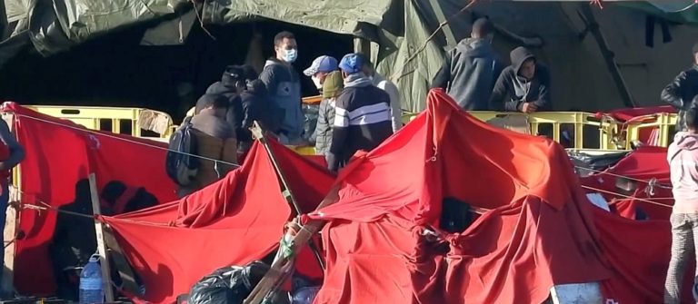 Spanska regeringen tömmer migrantläger på Kanarieöarna