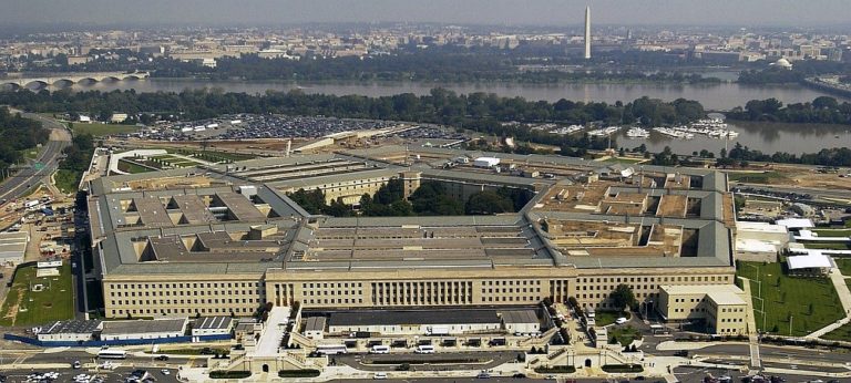 Pentagon minskar truppnärvaron i Afghanistan och Irak