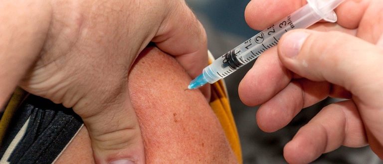 Svenskt dödsfall efter coronavaccin
