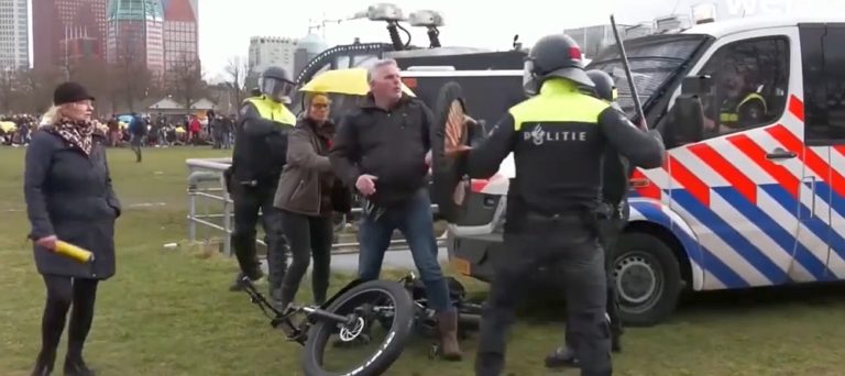 ”Kärlek och frihet, ingen diktatur” – ny frihetsdemonstration i holländska Haag
