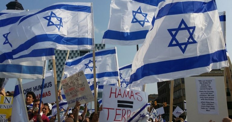 Ansökningar om vapenlicenser ökar efter gatuvåld i Israels städer