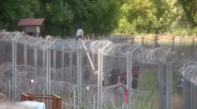 Beväpnade migranter strider mot varandra i Serbien på gränsen till Ungern