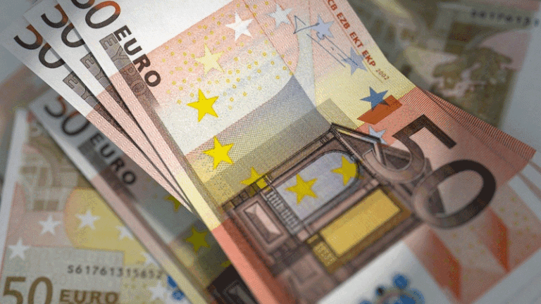 Inflationskris i Europa – EU-byråkraterna ger sig själva en rejäl löneökning