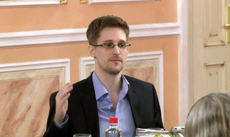 Avslöjade amerikansk signalspaning – nu får Snowden ryskt medborgarskap