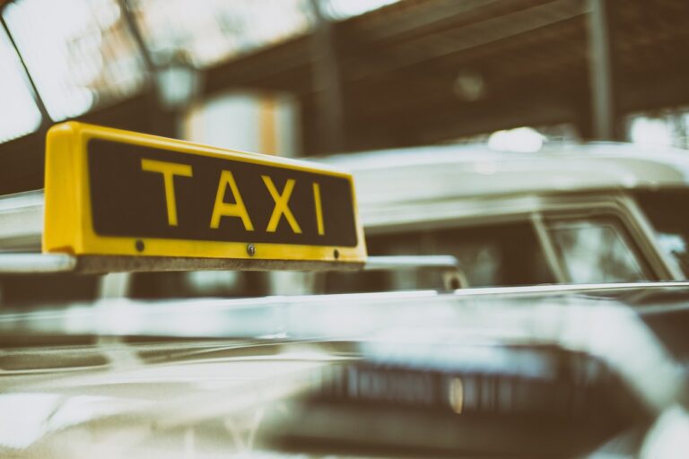 Tio taxichaufförer i Stockholm dömda för sexualbrott senaste året