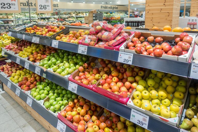Därför ökar livsmedelspriserna mest i Sverige