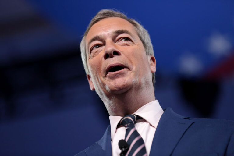 ”Politisk förföljelse”: Nigel Farage fick bankkonton nedstängda